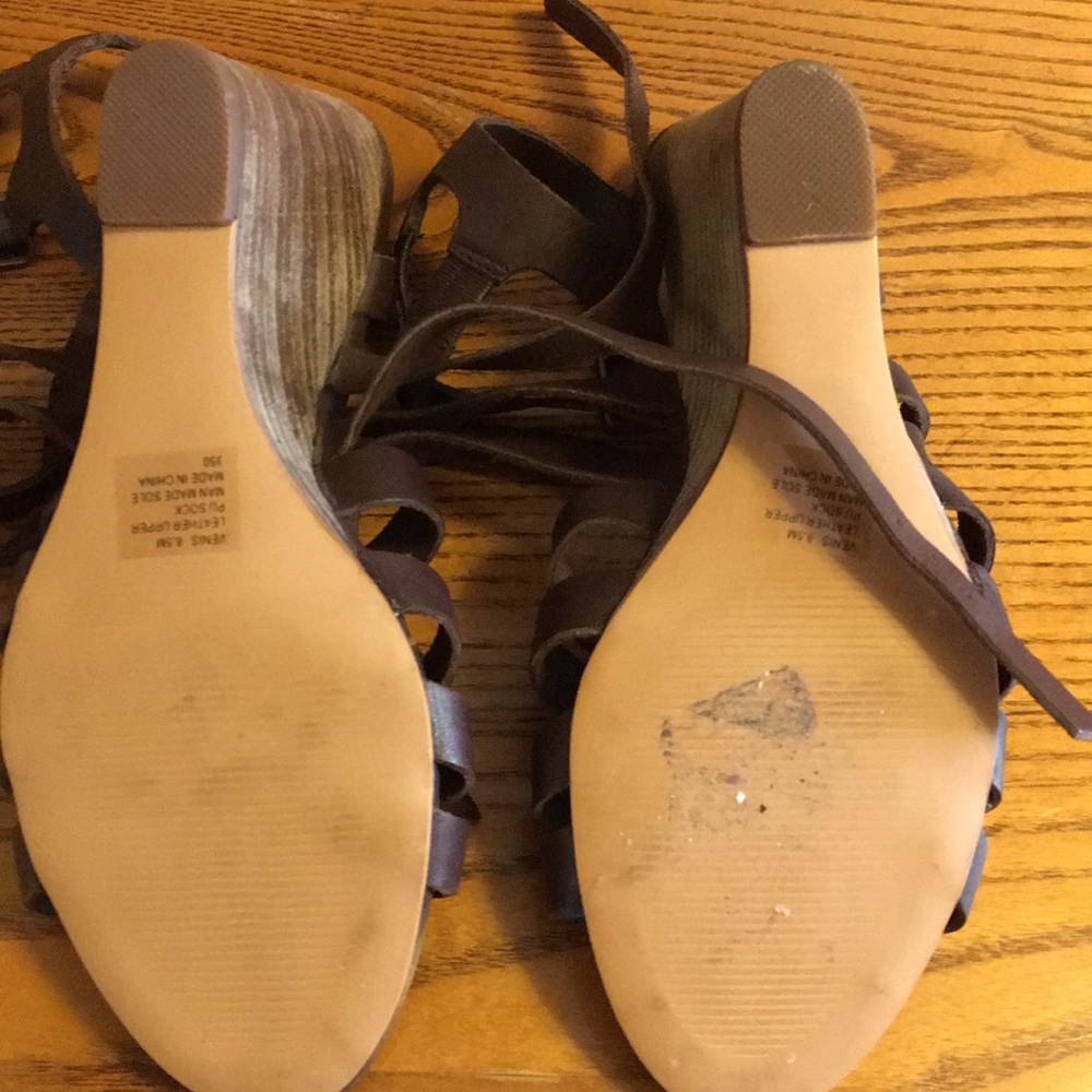 Sandals - Picture 3 of 5